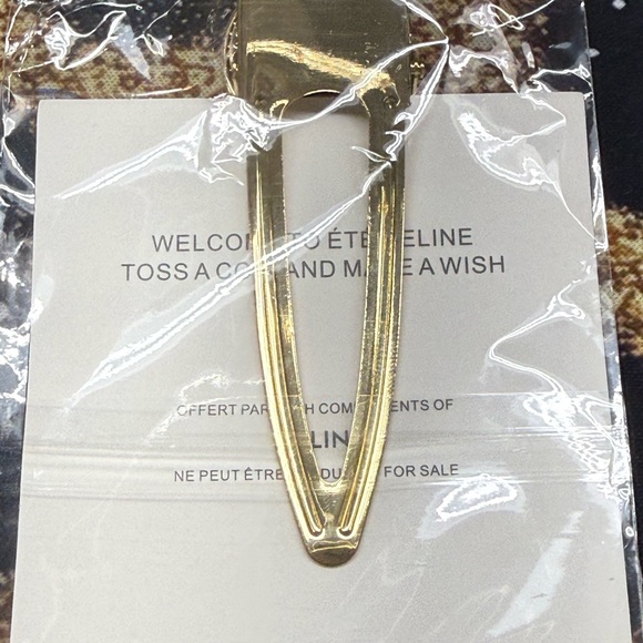 Celine Beaute Elegant Gold Hair Clip - Picture 3 of 4
